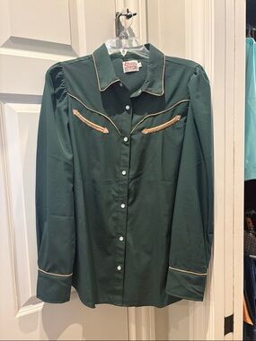 Classic Emerald Western Button-Down Shirt with Contrast Trim